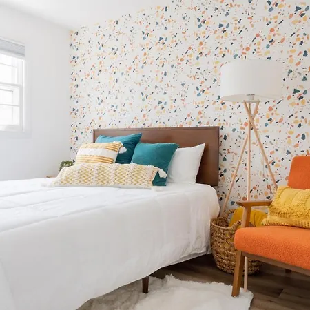 Retro Retreat Renovated 2Br, Desk, No Chore List! Kingston Exterior photo