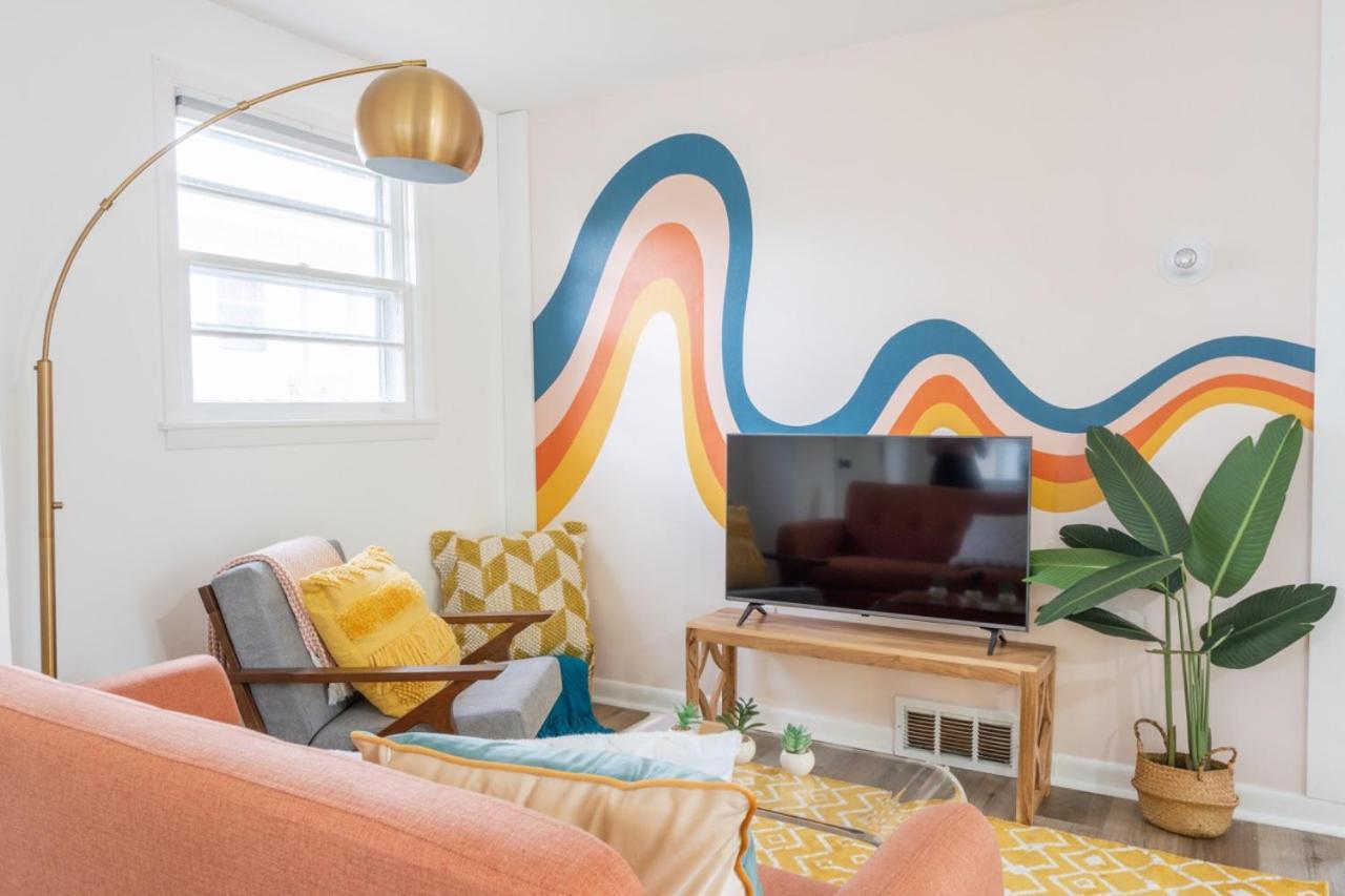 Retro Retreat Renovated 2br, Desk, No Chore List! *