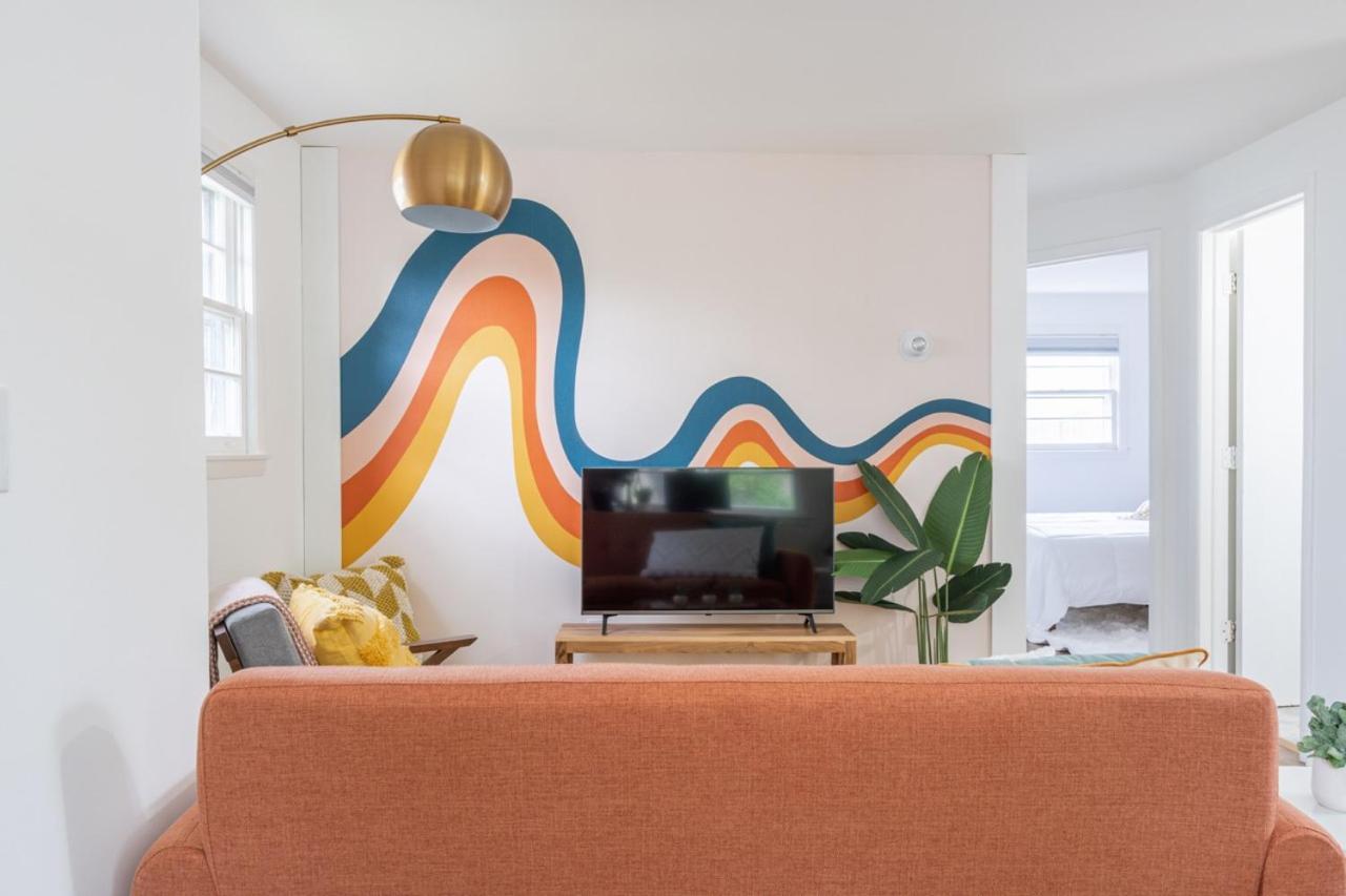 Retro Retreat Renovated 2br, Desk, No Chore List! *