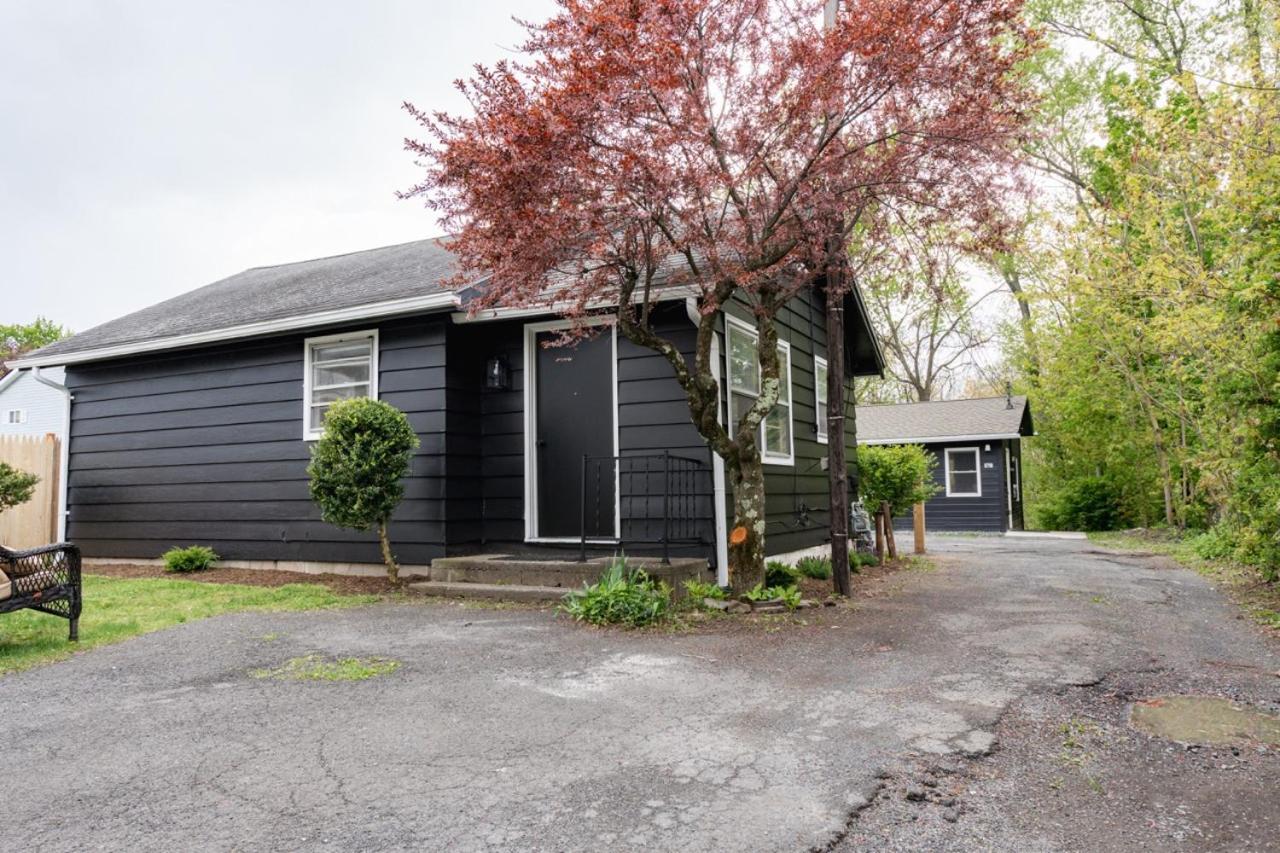 Retro Retreat Renovated 2br, Desk, No Chore List!
