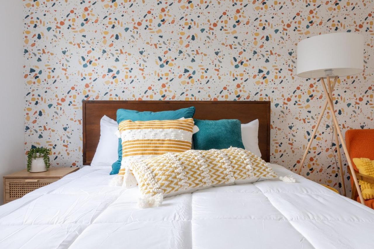 Retro Retreat Renovated 2br, Desk, No Chore List! *