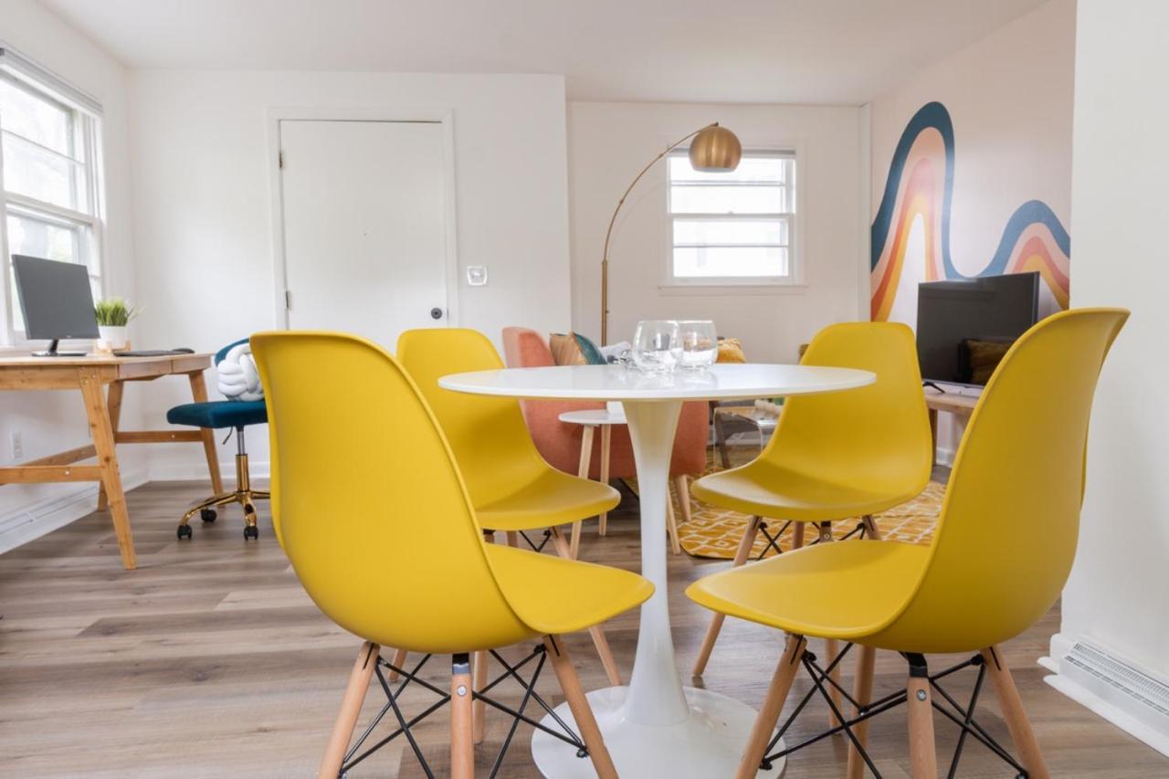 Holiday home Retro Retreat Renovated 2br, Desk, No Chore List!