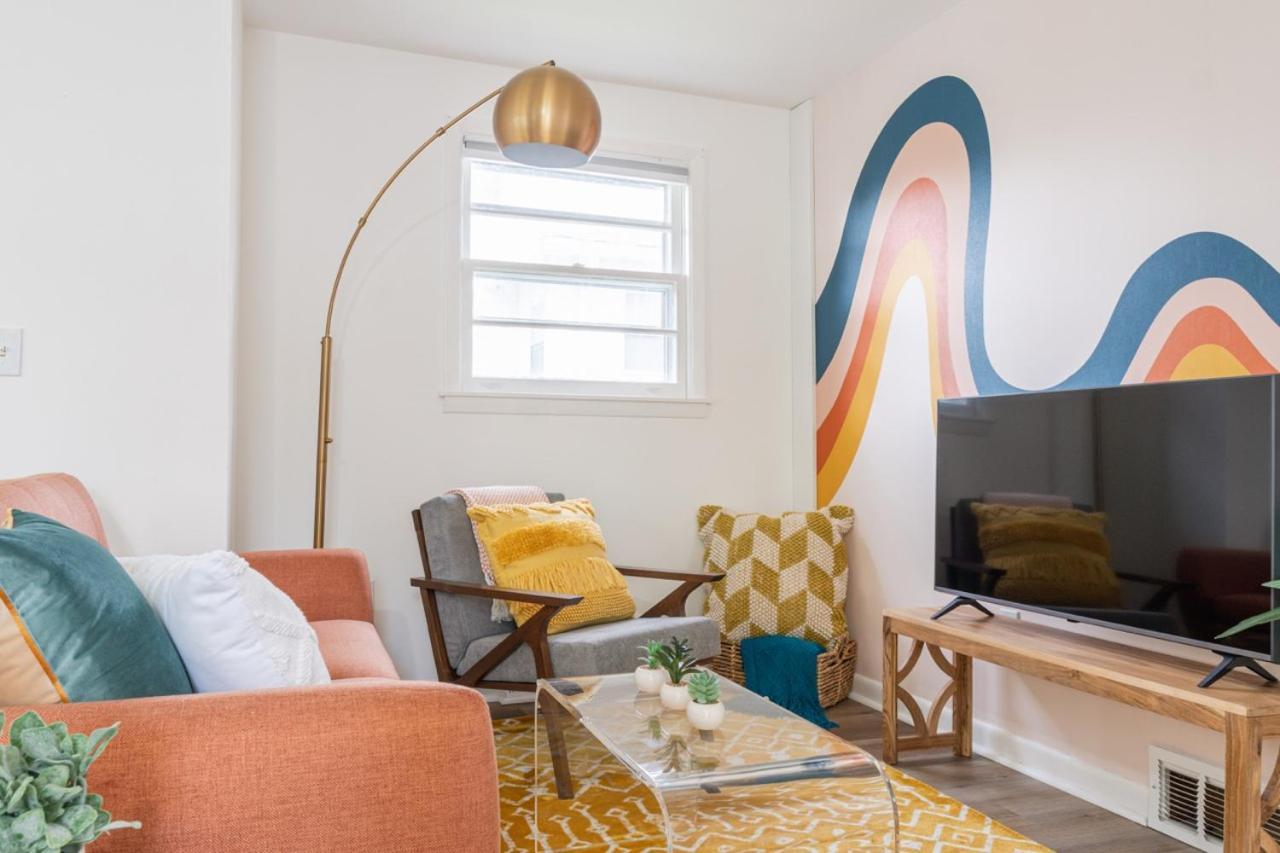 Retro Retreat Renovated 2br, Desk, No Chore List! * Kingston